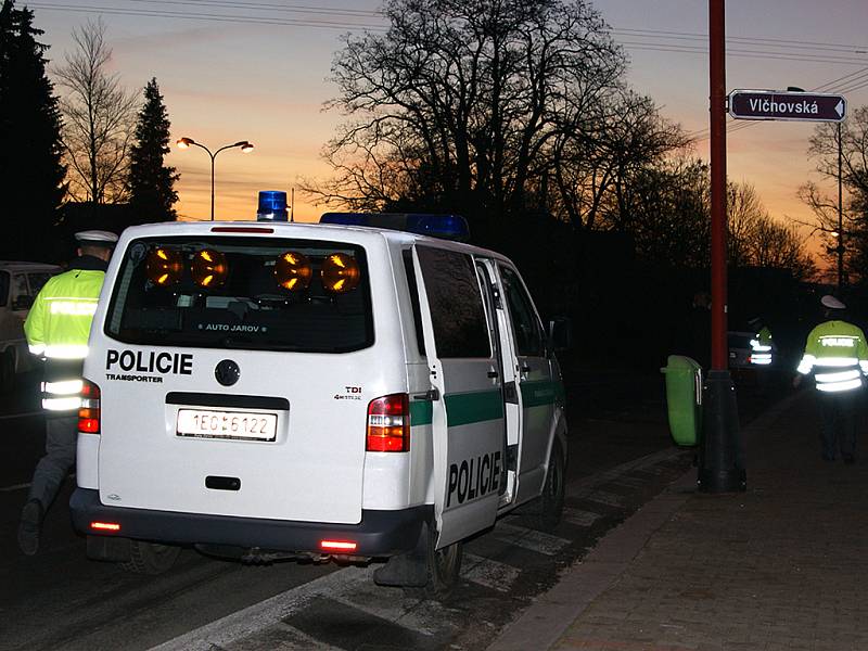 Dopravní nehoda ve Vlčnovské ulici v Chrudimi.