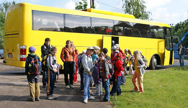 BAMBIRIÁDA 2009. Přehlídka volnočasových aktivit pro děti a mládež v chrudimském parku Střelnice propukla ve čtvrtek.