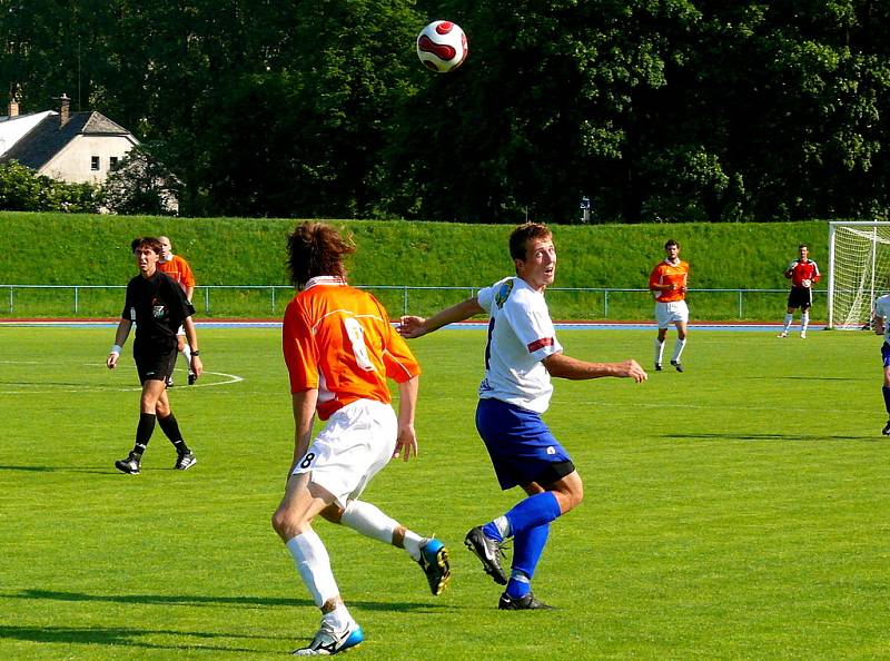 Z fotbalové utkání divize C AFK Chrudim vs. Pěnčín-Turnov 1:0.