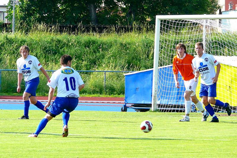 Z fotbalové utkání divize C AFK Chrudim vs. Pěnčín-Turnov 1:0.