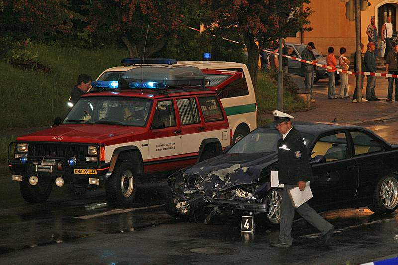 Vážná dopravní nehoda v Hlinsku si vyžádala jeden lidský život. Další dvě osoby byly při nehodě zraněny.