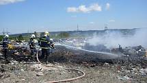 V neděli 8. května 2011 likvidovali hasiči požár skládky v Srní na Hlinecku.