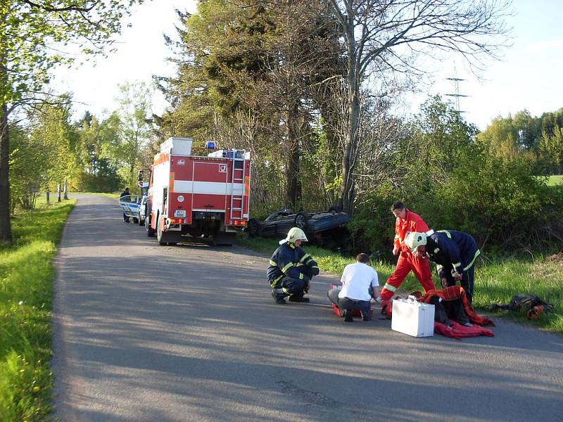 V neděli 8. května 2011 zasahovali hasiči u dopravní nehody mezi Srním a Hlinskem.