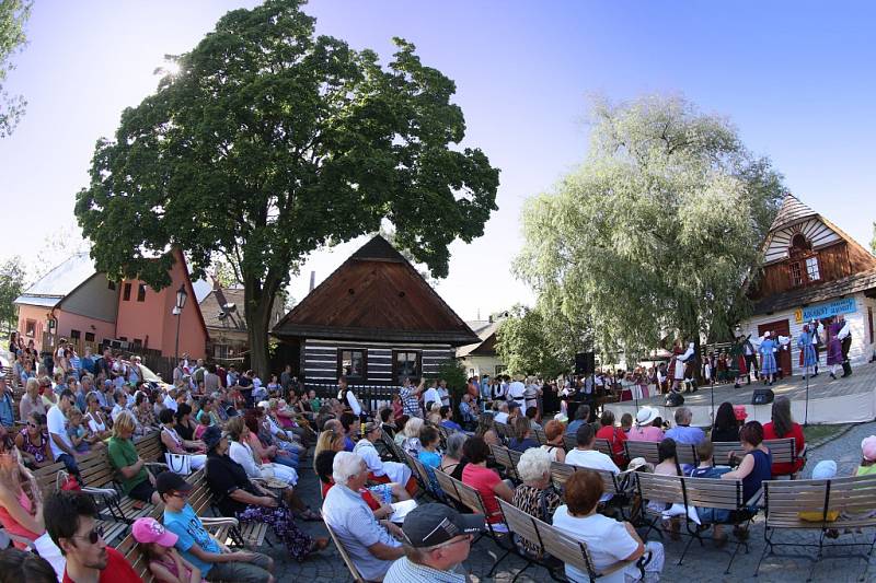 Adámkovy folklorní slavnosti.