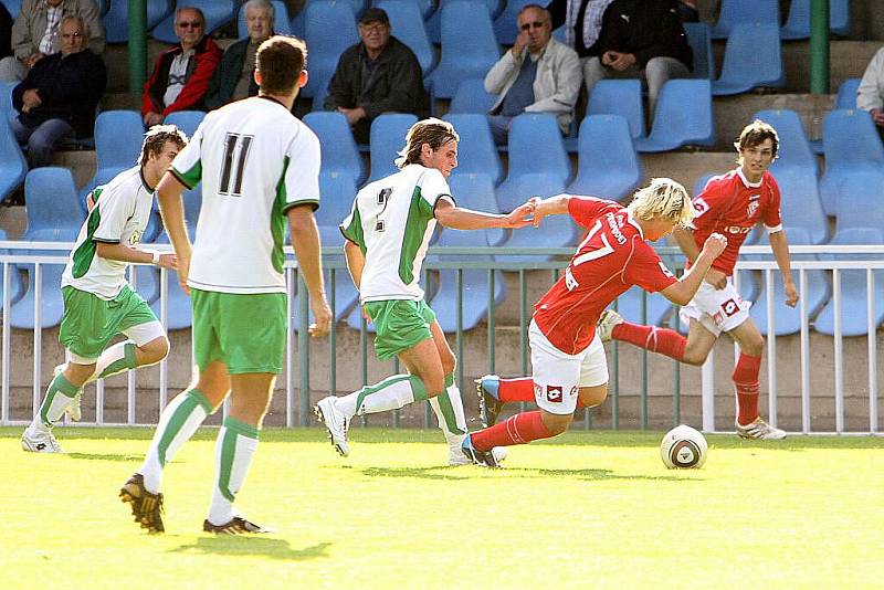 Z fotbalového utkání krajského přeboru Hlinsko – FK Pardubice B 2:4.