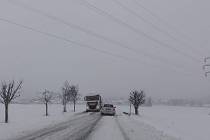 Sníh komplikoval dopravu také na Železnohorsku