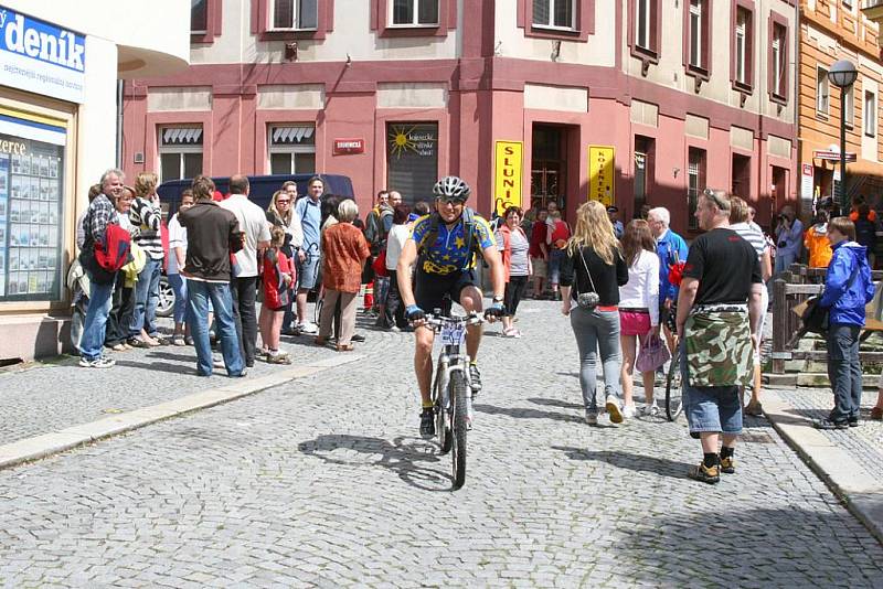 Chrudimskými ulicemi projel další ročník závodu horksých kol MTB Manitou Železné hory.