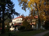 Park a arboretum u Hamzovy léčebny pro děti a dospělé v Luži-Košumberku.