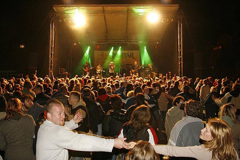 HUDEBNÍ FESTIVAL LÉTO S RYCHTÁŘEM má, jak je patrno z fotografií, jedinečnou atmosféru.