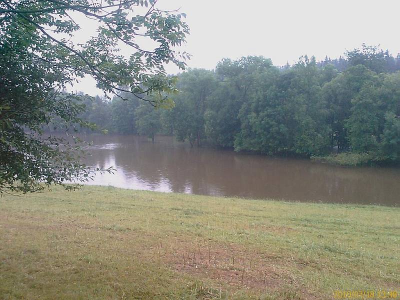 Záplavy zasáhly i okolí Trhové Kamenice.