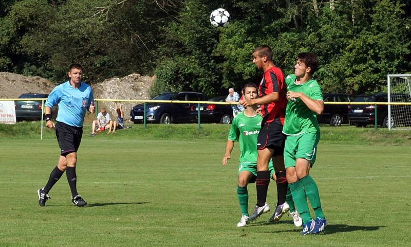 Z třetiligového utkání Karlovy Vary - MFK Chrudim 3:3. 