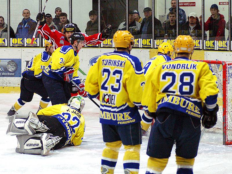 První semifinálové utkání play off II. hokejové ligy Chrudim - Nymburk.