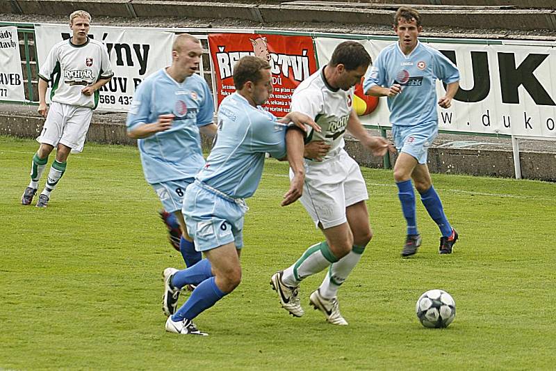 Dosud neporažená juniorka FK Pardubice utrpěla první prohru v soutěži. V Hlinsku však sehrála vyrovnanou partii. 