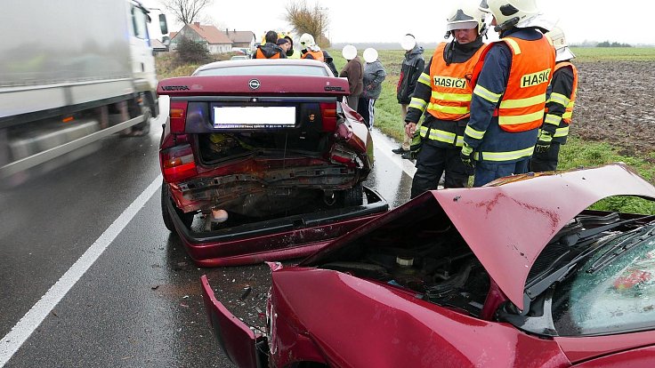 Nehoda u Kočí - srážka tří aut.