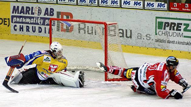 V 5. kole druhé ligy zvítězili hokejisté HC Chrudim v pohledném a bojovném zápase nad doposud vedoucím celkem soutěže IHC Písek 3:1.