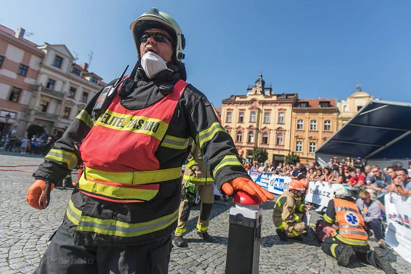 Mistrovství hasičů ve vyprošťování u dopravních nehod.