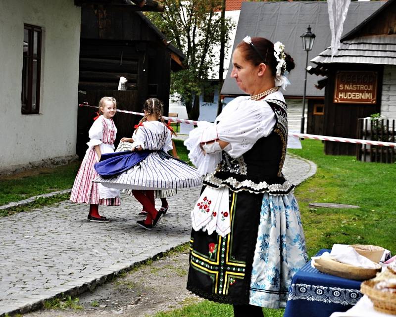 Z 19. ročníku Adámkových folklorních slavností v Hlinsku.