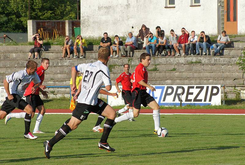 Fotbalisté MFK Chrudim prohráli v přípravě s Hradcem Králové 0:2.