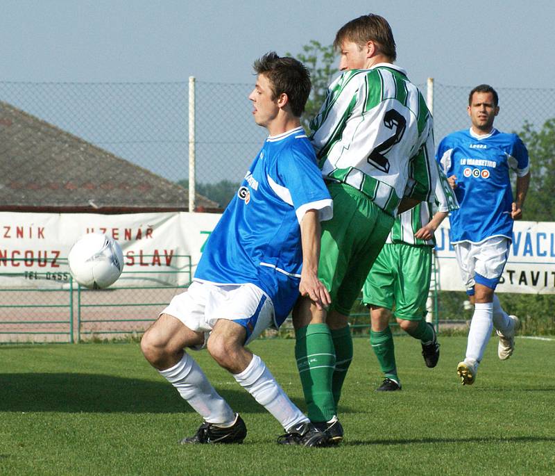 Hlinsko zvítězilo v dalším utkání krajského přeboru v derby ve Stolanech 3:1.