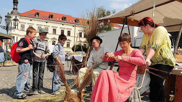 Oslavy Dne Země 2011 na Resselově náměstí v Chrudimi.