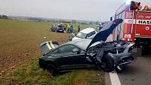 Nehoda tří osobních vozidel u obce Bylany.