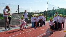 Sportovní hry dětí z mateřských škol mikroregionu Chrudimsku se konaly na hřišti v Rabštejnské Lhotě.