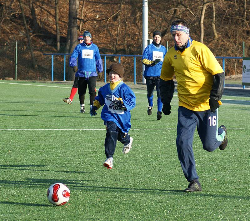 Členové fotbalového oddílu AFK Chrudim se na Silvestra tradičně sešli, aby si zahráli fotbálek