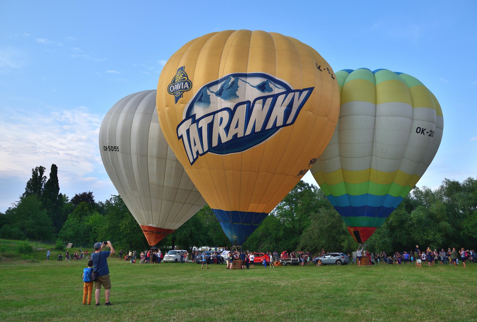 FOTO, VIDEO: Vzhůru do oblak! Balony se vznášely vysoko nad hlavami diváků  - Pardubický deník