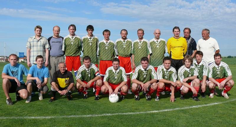 Ve šlágru III. třídy porazila rezerva Stolan doma Krounu 3:1.