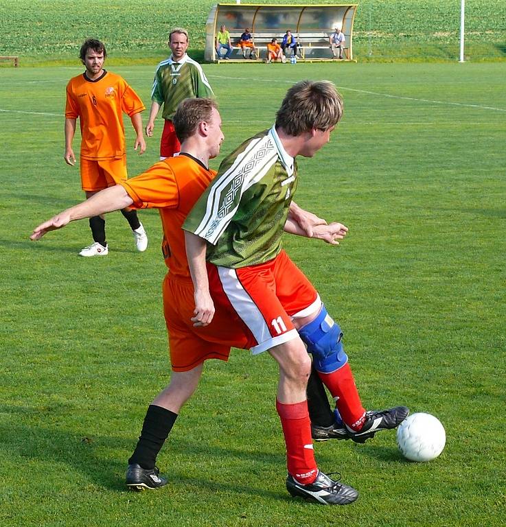 Ve šlágru III. třídy porazila rezerva Stolan doma Krounu 3:1.