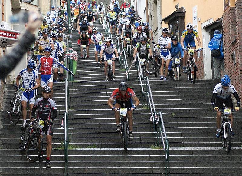 Cyklistický maraton MTB Manitou Železné hory odstartoval.