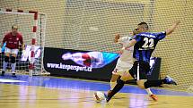 Úvodní finálové utkání play off Jetbull Futsal ligy přineslo psychologicky velmi důležitý první bod obhájci mistrovského titulu po výhře nad jeho největším ligovým konkurentem.