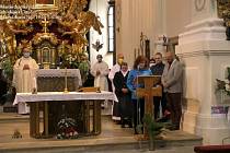V sobotu 26. září u příležitosti celorepublikového Dne Charity poutní chrám Panny Marie Pomocné na Chlumku v Luži přivítal poutníky.