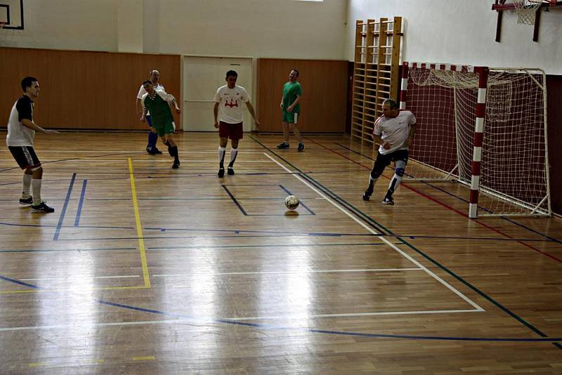 V Chrasti uvítali nový rok futsalovým turnajem. 