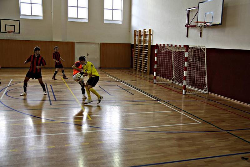 V Chrasti uvítali nový rok futsalovým turnajem. 