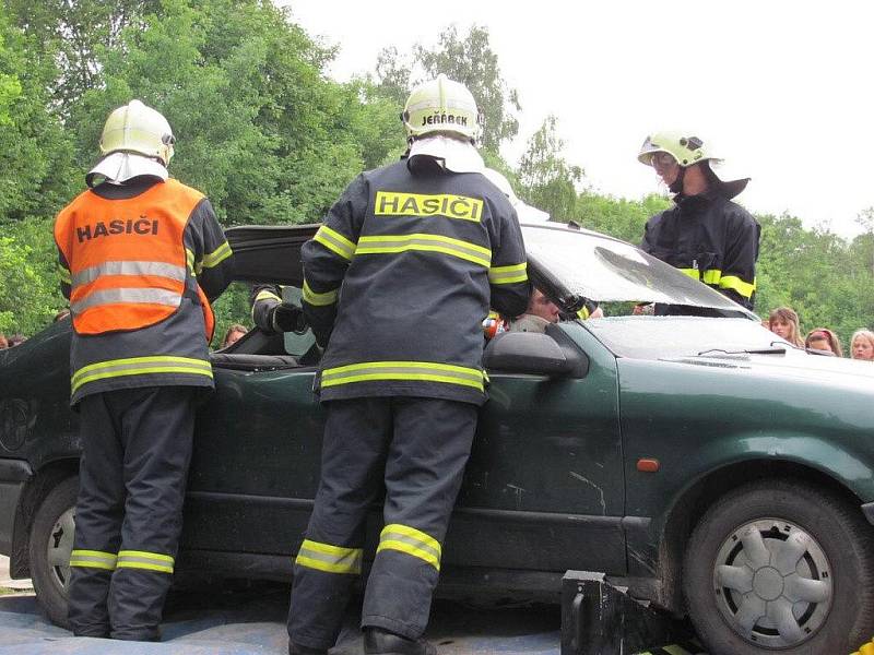 Dětský den zahájil novou sezonu na plovárně ve Slatiňanech.