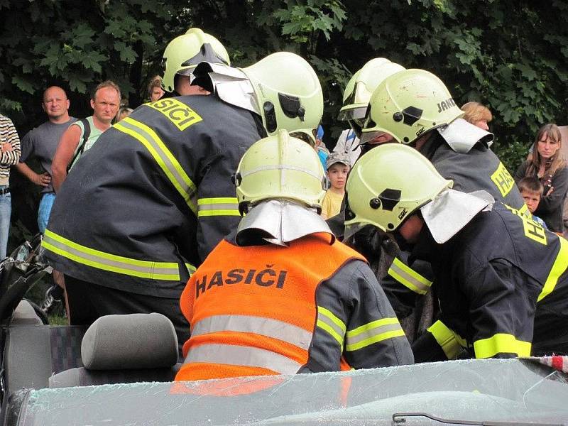 Dětský den zahájil novou sezonu na plovárně ve Slatiňanech.