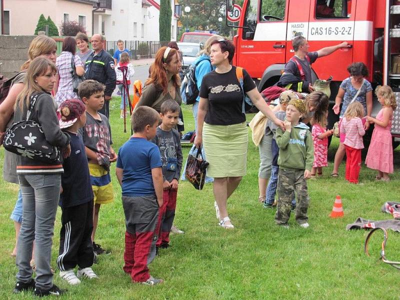 Dětský den zahájil novou sezonu na plovárně ve Slatiňanech.