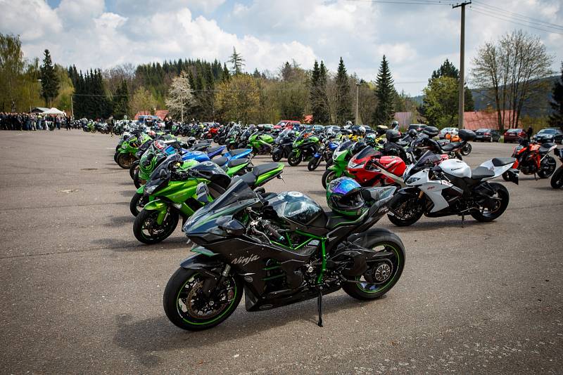 Na Seči se sjel rekordní počet motocyklů Kawasaki.