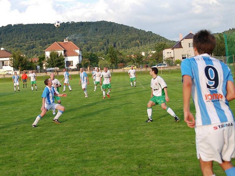 Z fotbalového utkání krajského přeboru Třemošnice - Hlinsko  1:1.