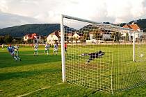 Z fotbalového utkání krajského přeboru Třemošnice - Hlinsko  1:1.