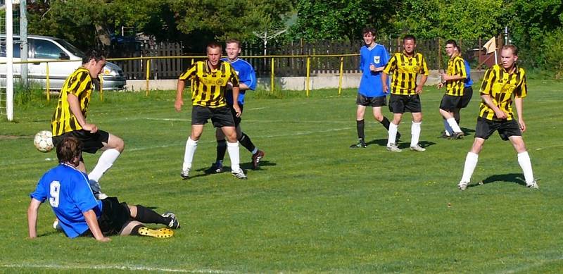 Z fotbalového utkání IV. třídy Kočí - Trhová Kamenice 0:0.