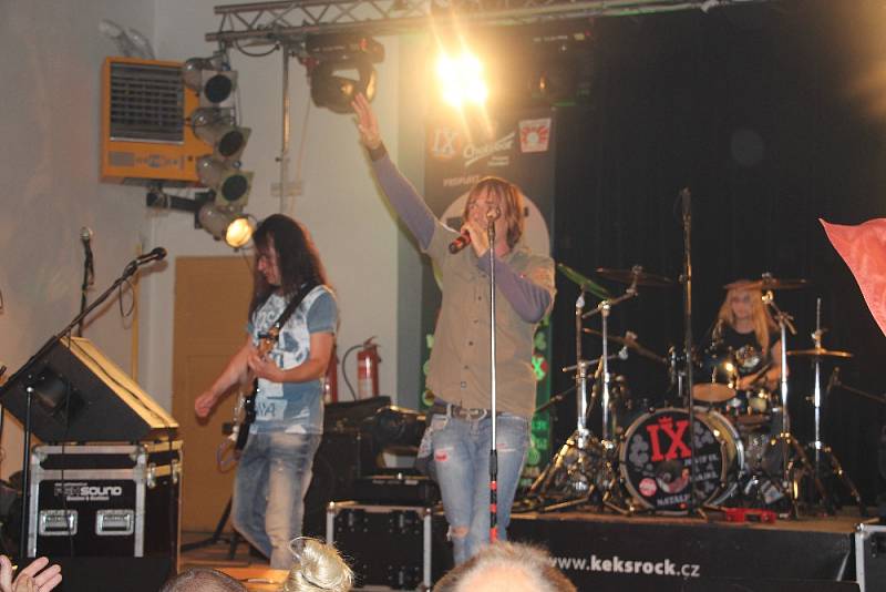 V rámci koncertu „Rockový dvoják“ vystoupili ve Stanu u Hlinska skupiny KEKS a Josef IX.