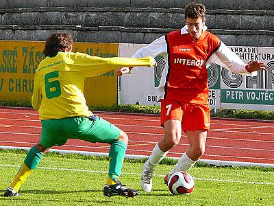 Tomáš Dostálek (vpravo) zřejmě kvůli zlomené zánártní kůstce nestihne začátek jarní sezony.