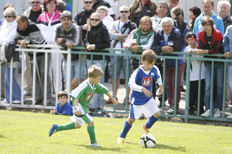 FC Hlinsko uspořádal fotbalový turnaj školiček pro hráče ročníku 2005. Akce byla pod záštitou FAČR a jejího předsedy Miroslava Pelty.