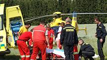 Pro zraněného cyklistu u bezinové čerpací stanice OMW V Chrudimi letěl vrtulník