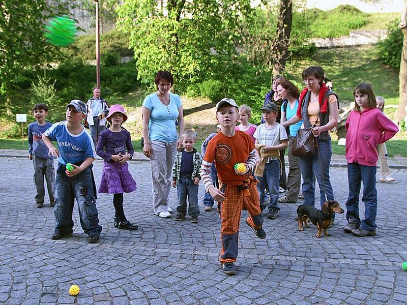 Pálení čarodějnic na Koniášově plácku v Chrudimi.