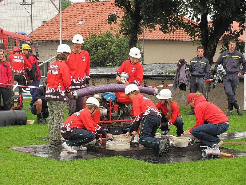 Čtyřiadvacátý ročník hasičské soutěže O pohár města Chrudimě se konal na hřišti za Vodojemem.