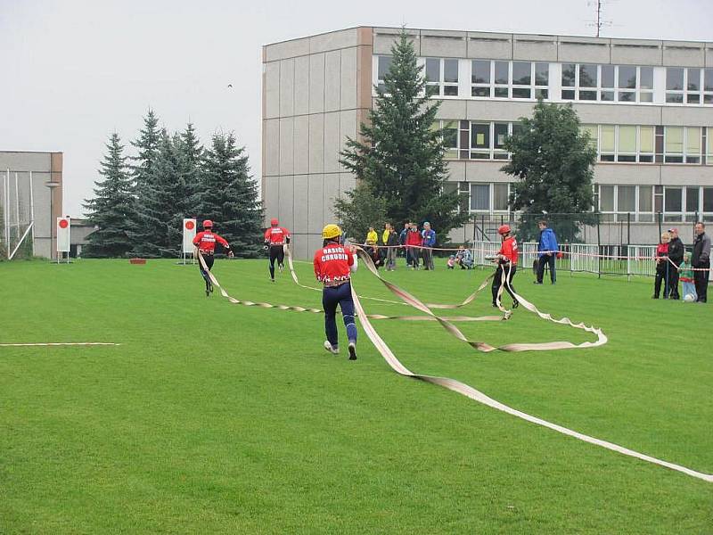 Čtyřiadvacátý ročník hasičské soutěže O pohár města Chrudimě se konal na hřišti za Vodojemem.