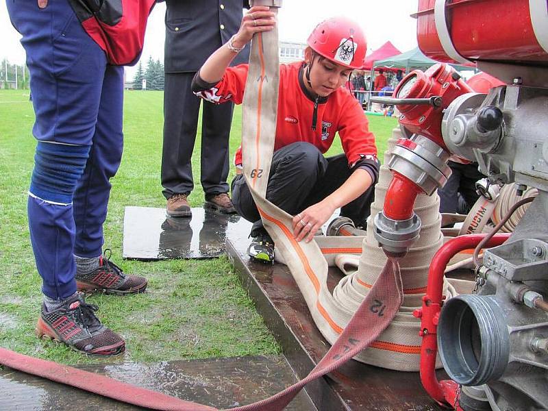 Čtyřiadvacátý ročník hasičské soutěže O pohár města Chrudimě se konal na hřišti za Vodojemem.